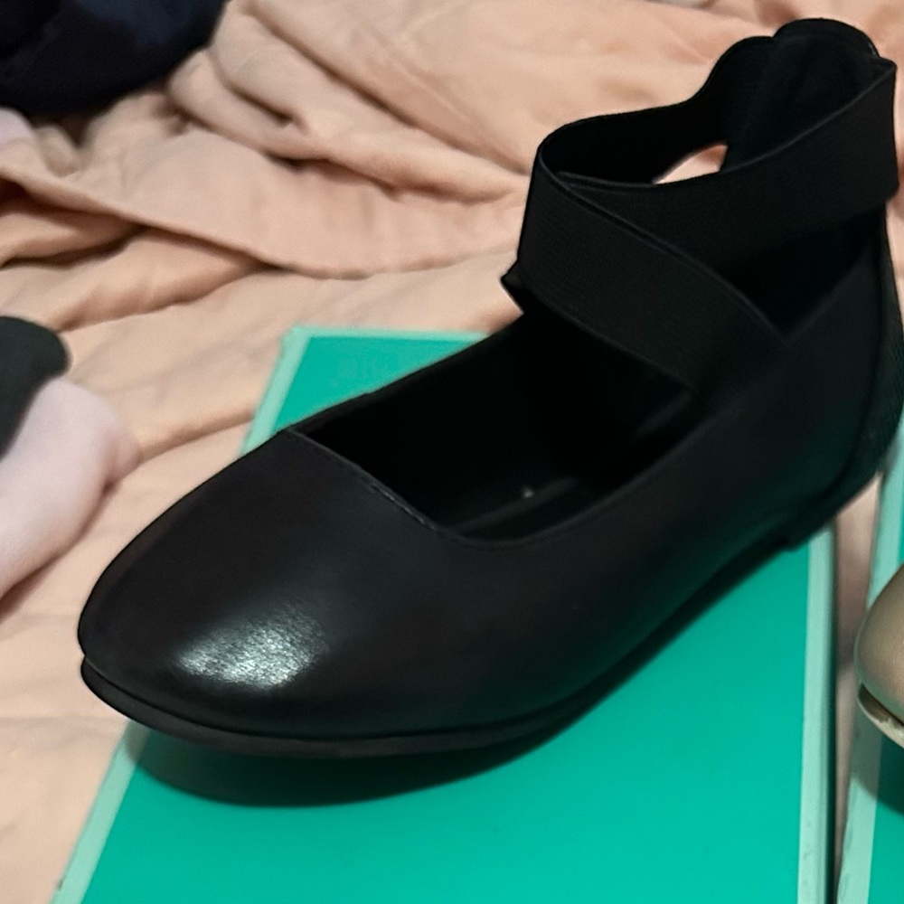 Copper key toddler girl black flats size 12